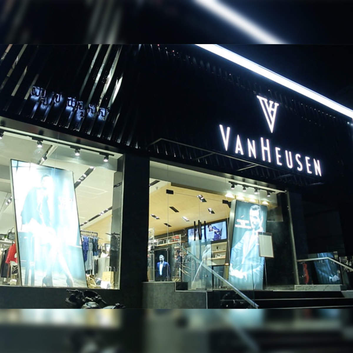 Van Heusen opens India's first digital store in Bengaluru - The Economic  Times