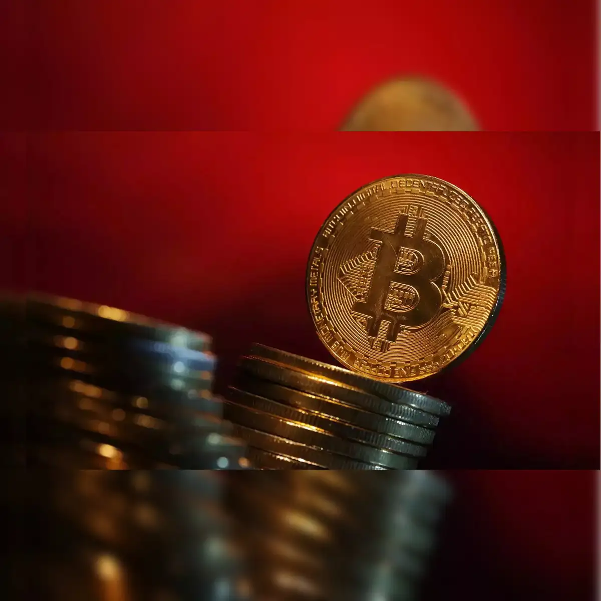 Bitcoin drops over 5% to $96,200 after strong U.S. economic data signals  fewer Fed rate cuts in 2025 - The Economic Times