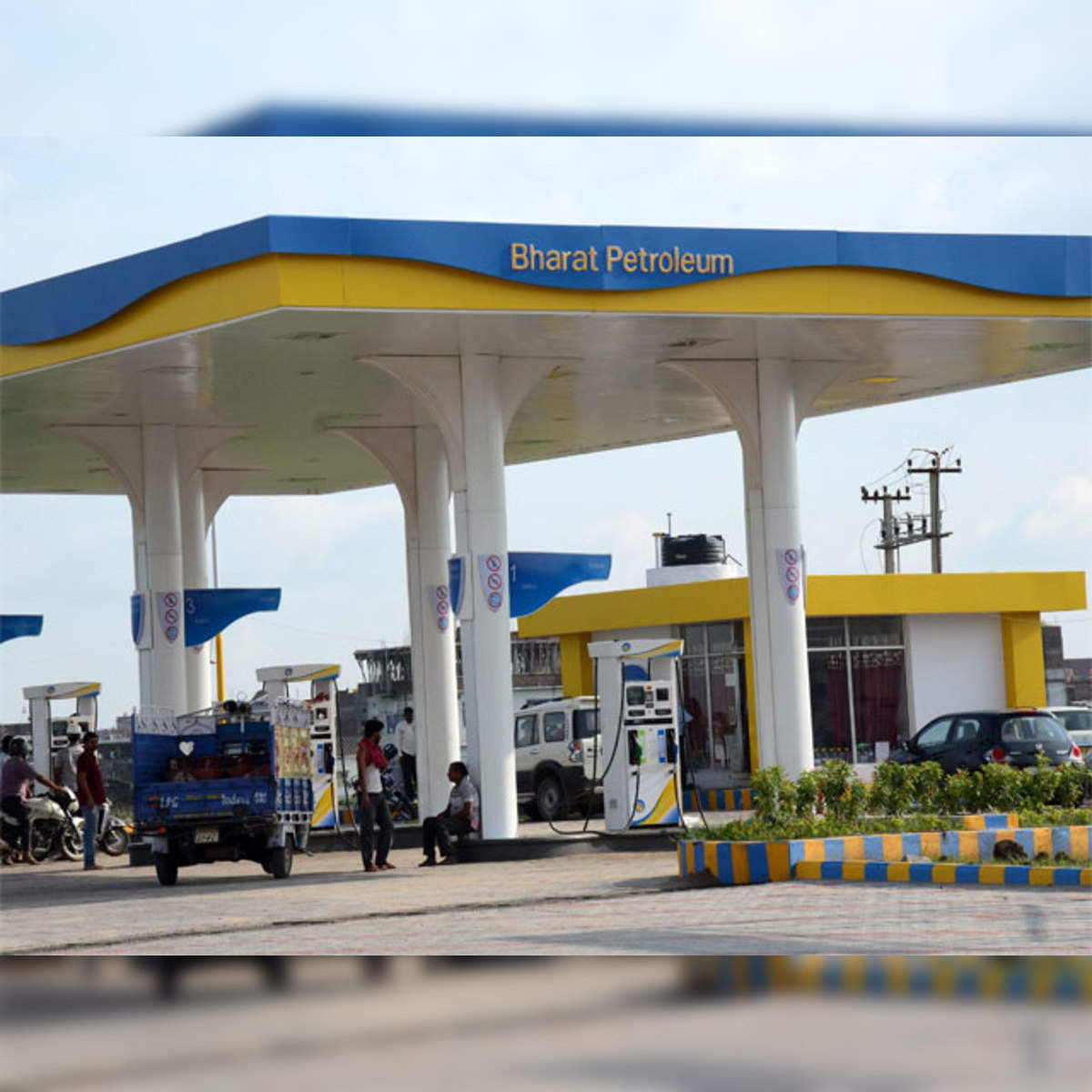 Financial bids for BPCL, Shipping Corp to be invited in Dec-Jan - Rediff.com