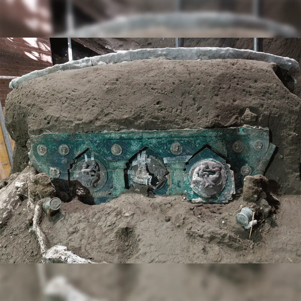 four-wheel-roman-chariot-