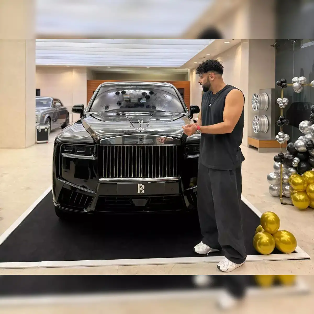 Badshah buys Rolls-Royce Cullinan worth Rs 12.45 crore. Check the other  luxury cars he owns - The Economic Times