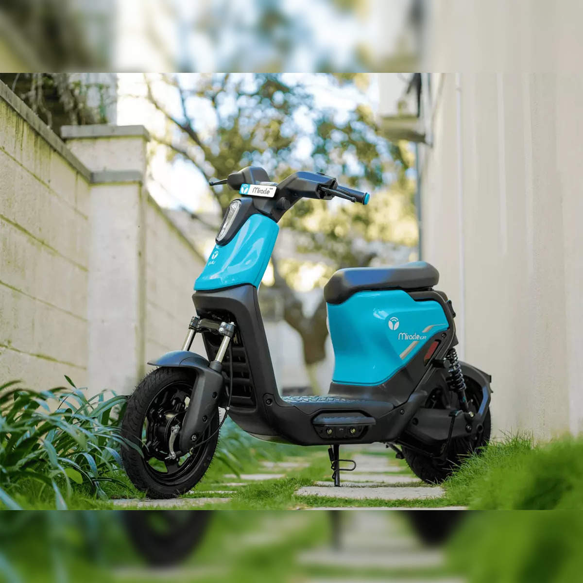 Bajaj electric bike sales yulu price