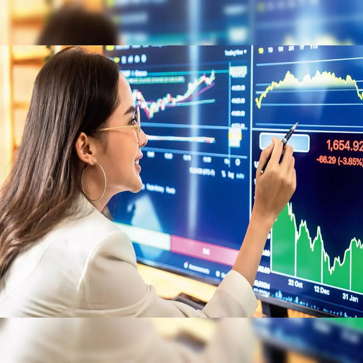 शेयर बाजार में बरसेगा पैसा! इन शेयरों में 61% तक मुनाफे का चांस