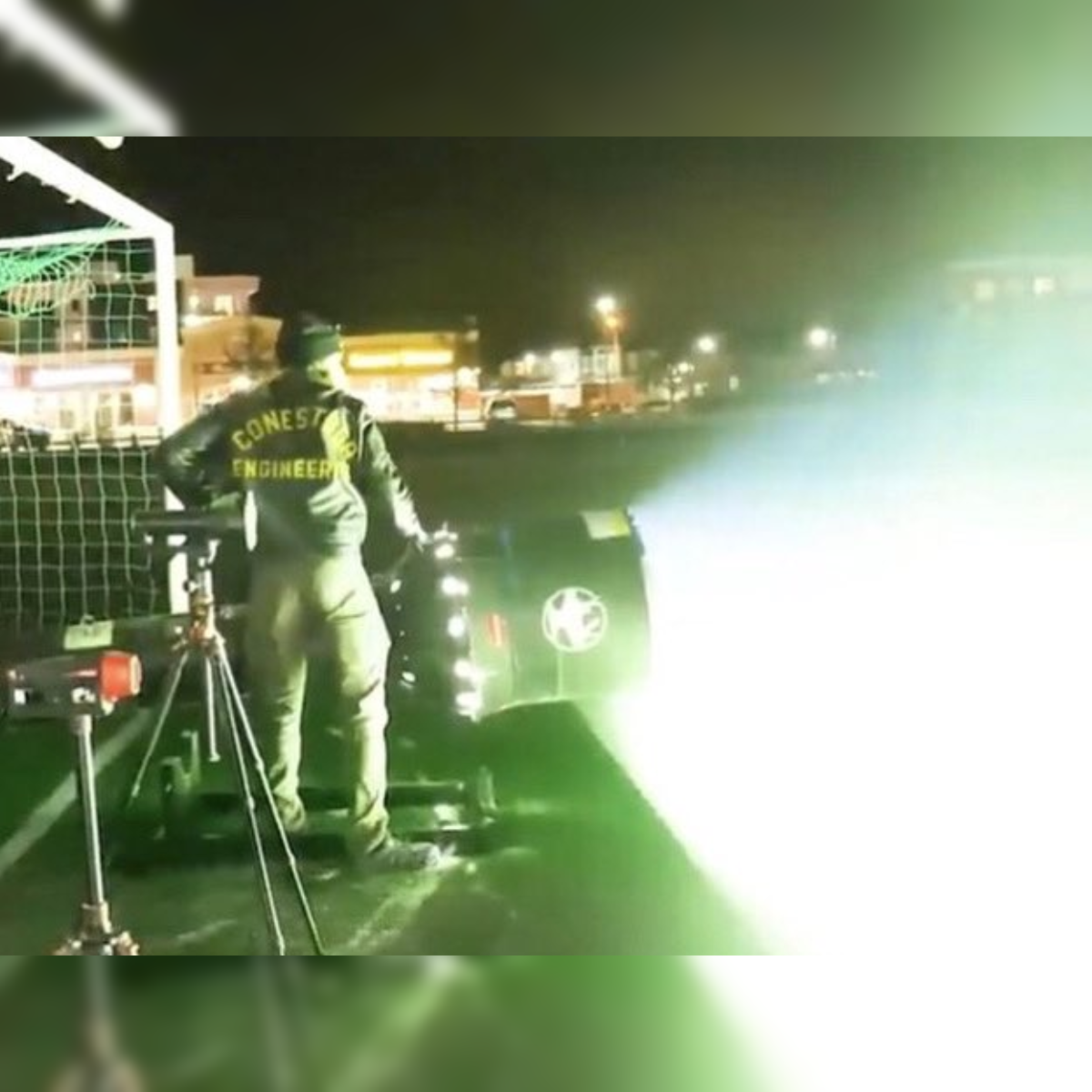 flashlight guinness world record: 'Nitebrite 300' flashlight achieves