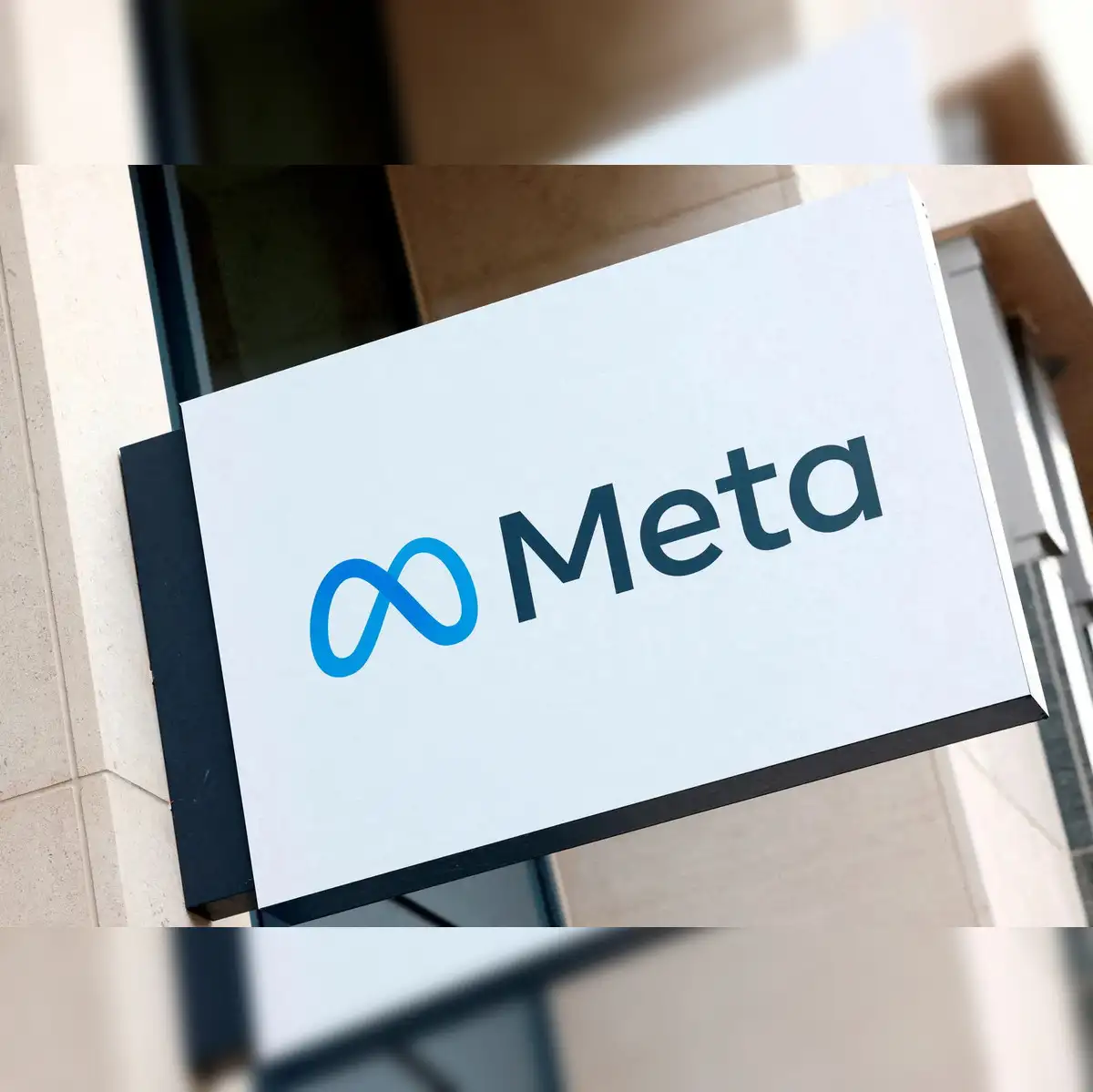 mark zuckerberg: Meta plans to launch six new AI wearables in 2025 ...