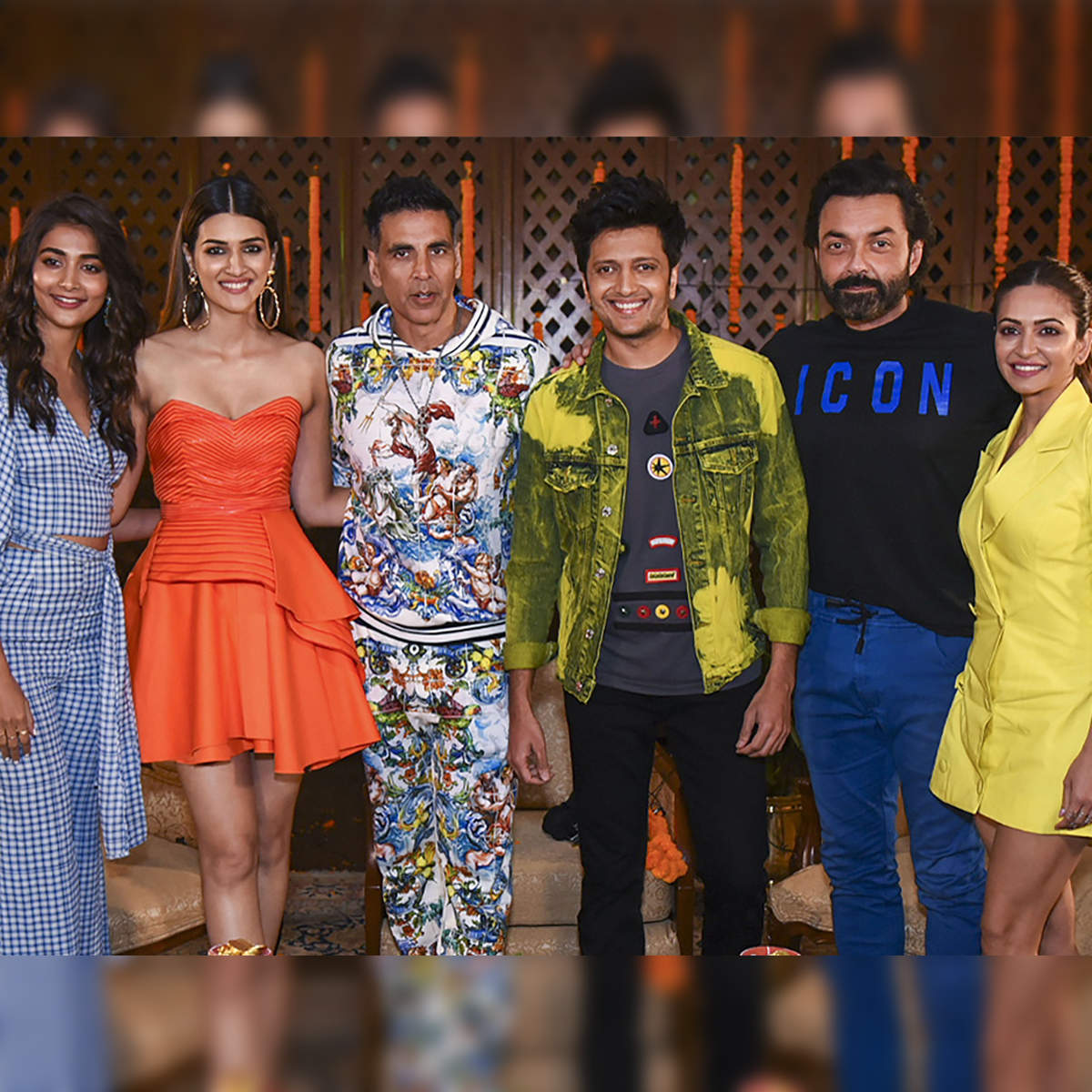 Ananya Panday, Jacqueline Fernandez And Sonakshi Sinha Watch Housefull 4