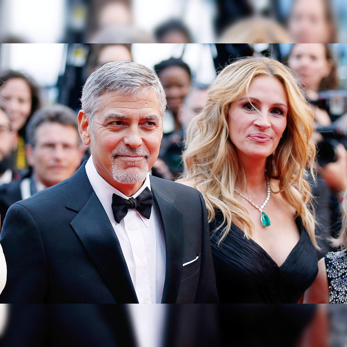 Ticket to Paradise' – Julia Roberts, George Clooney play divorced couple -  SaportaReport