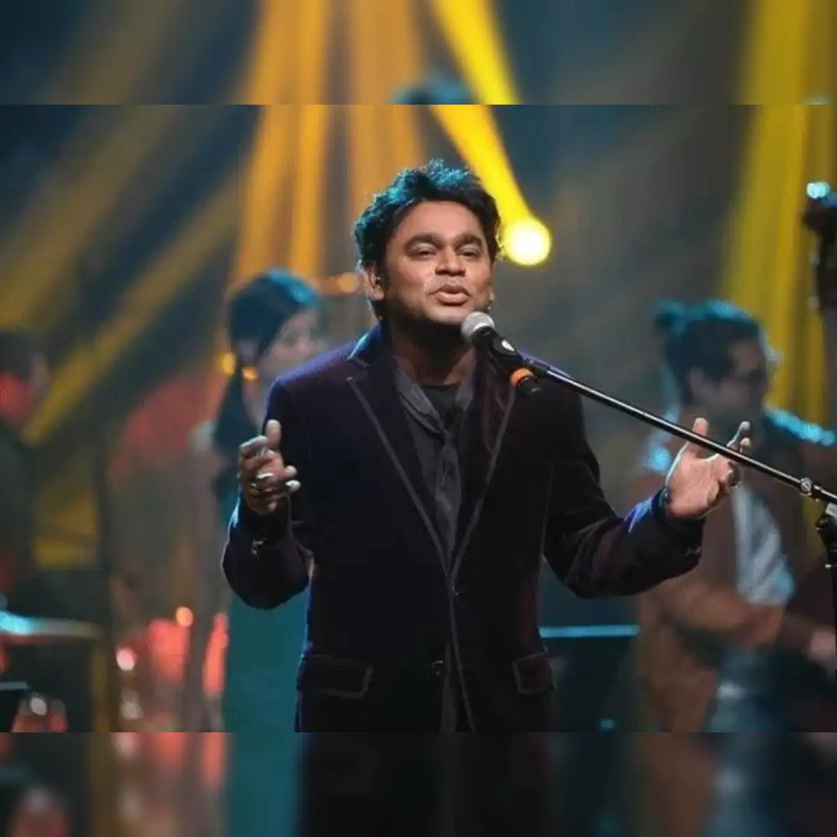 ar rahman concert: AR Rahman returns after 10 years: Concerts scheduled in  Singapore and Kuala Lumpur this year; check details - The Economic Times