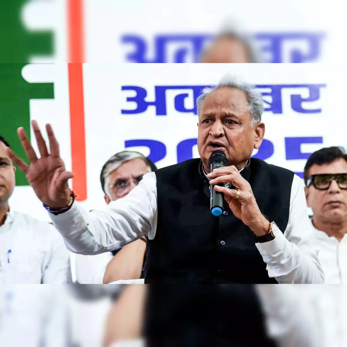 Kochada shahvoniy qiz bilan jinsiy aloqa, birinchi porno bilan uchrashish