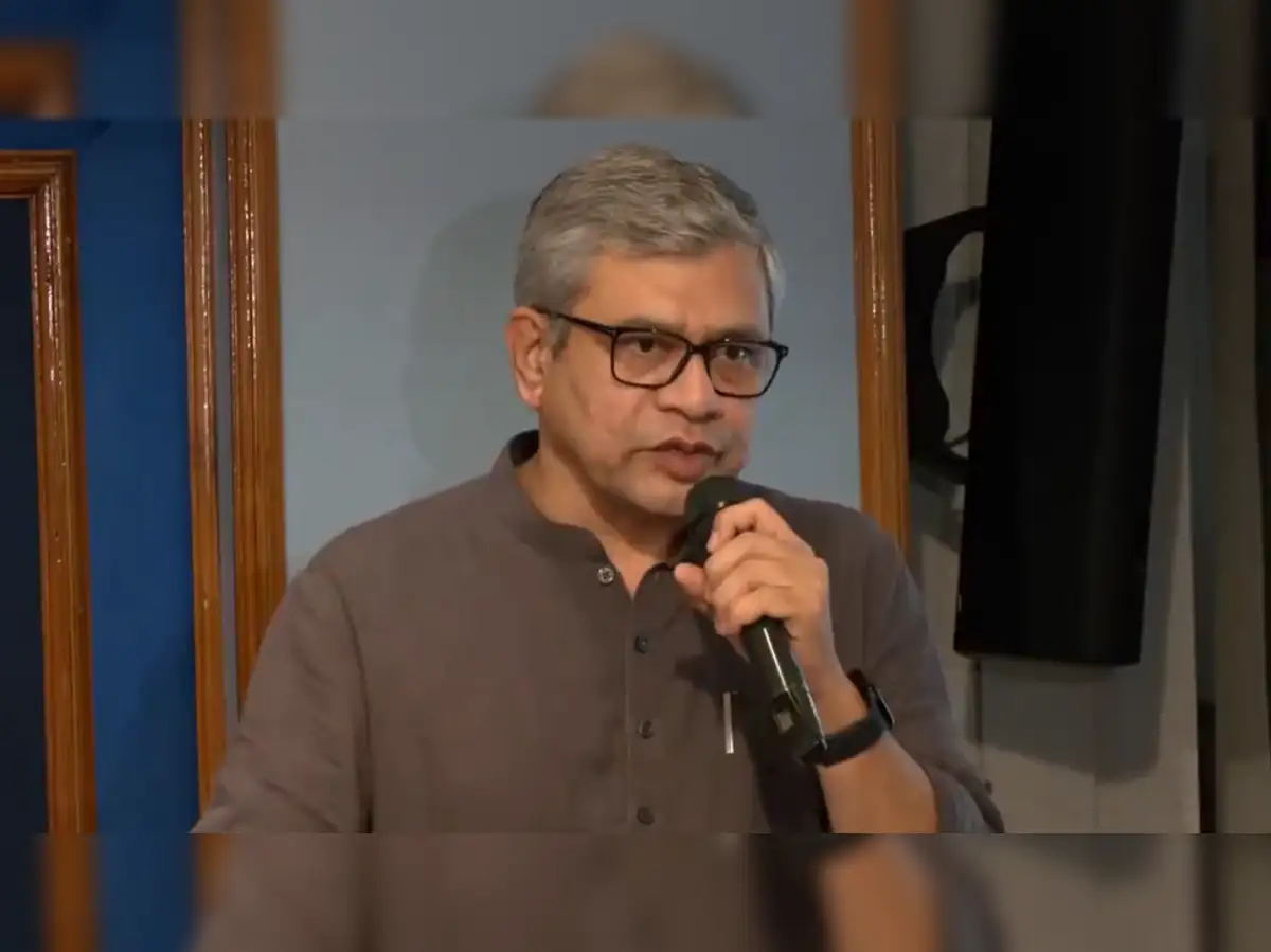 Minister Vaishnaw Sets 15-Day Deadline for Electronics Industry to Meet Standards