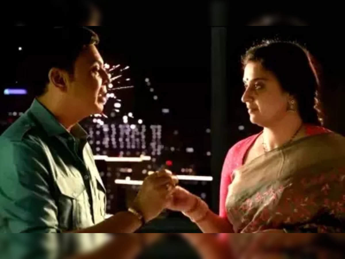 Naresh and Pavitri Lokesh starring Malli Pelli movie full review
