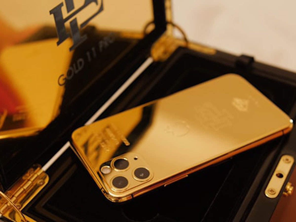 Gold Plated Iphone 11 Pro Robert Escobar Claiming To Sell Gold Plated Iphone 11 Pro At 499 The Economic Times