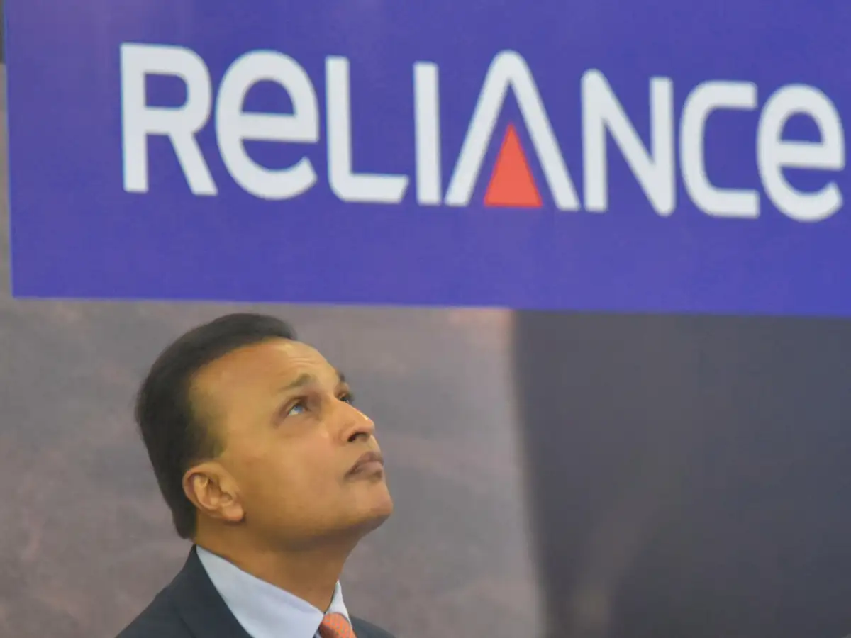should we buy rcom shares now