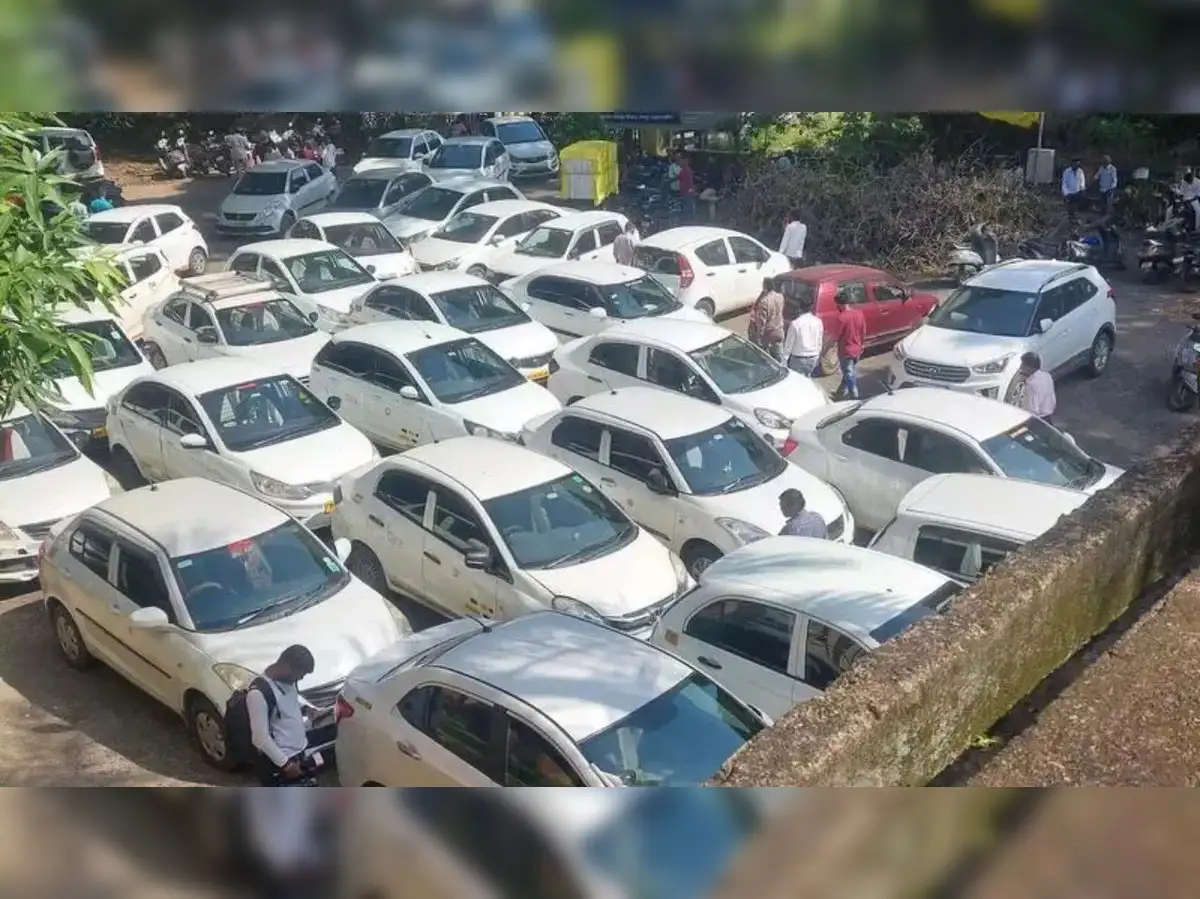 Govt amends cab aggregator rules; introduces gender choice option, tipping norms - The Economic Times