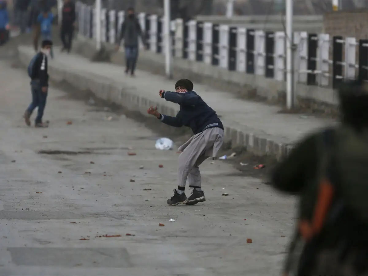 Jammu And Kashmir People To Gather Around 15 Corps Army Headquarters In Srinagar On Monday Hurriyat The Economic Times