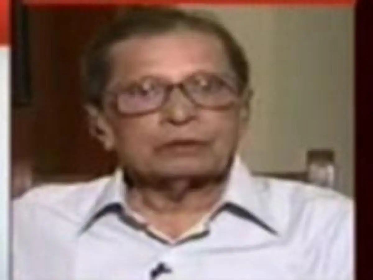 Rupee overvalued by 25%; import duties inefficient way of gaining ...