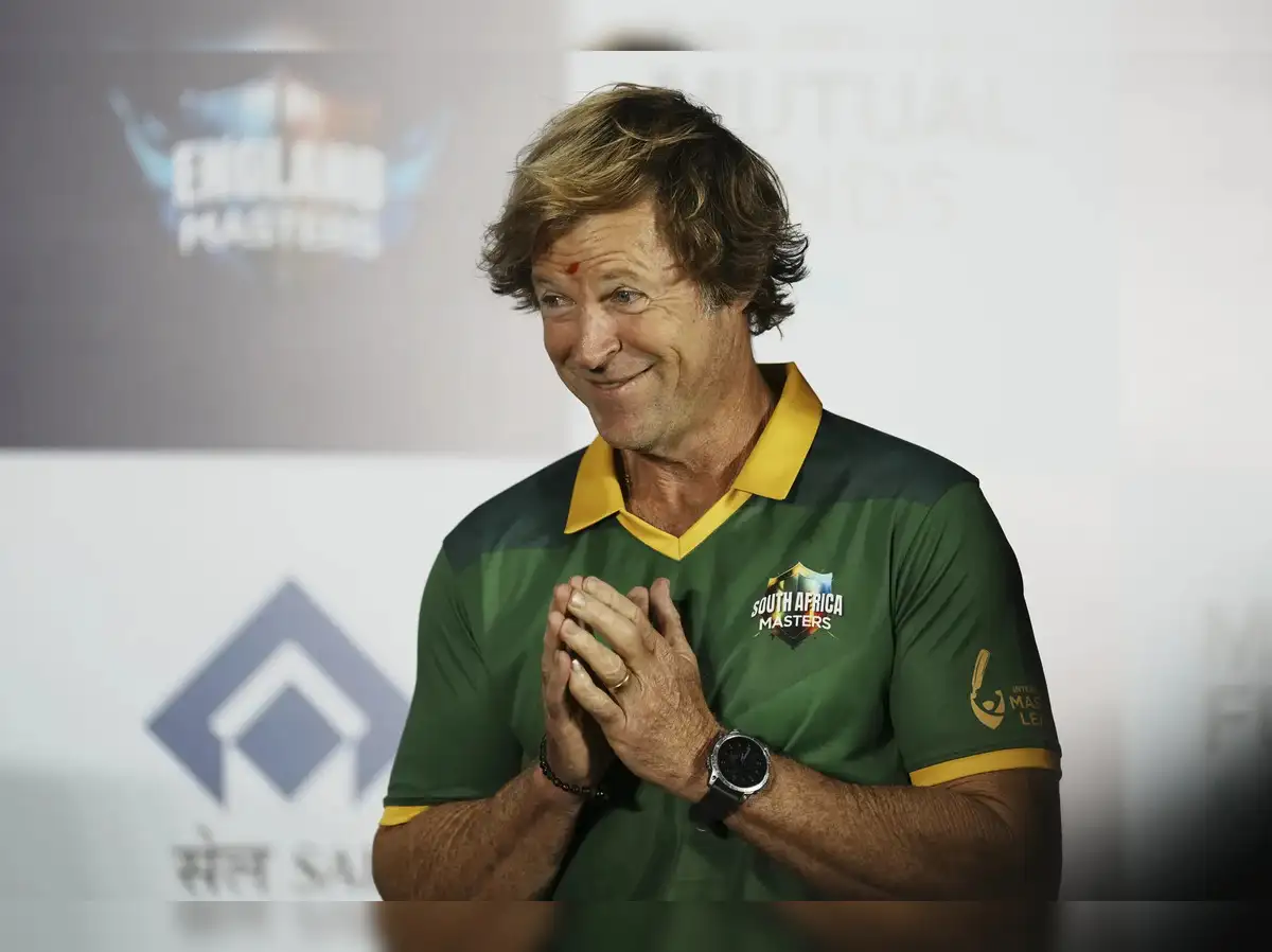 Jonty Rhodes finds his new team in India, puts his money on UpUrFit - The  Economic Times