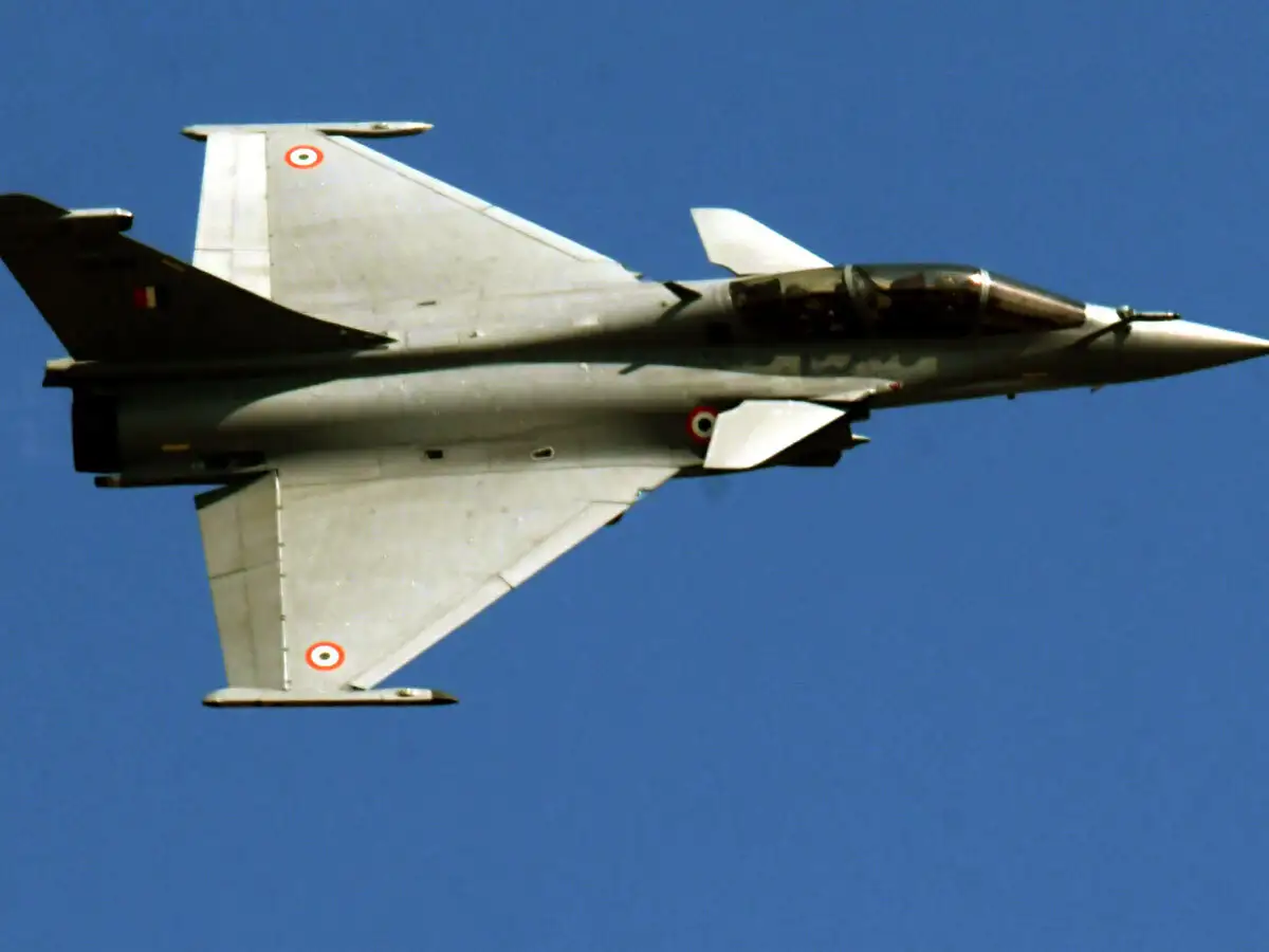 Rafale Fighter Jets Iaf Chief In France Flags Off New Batch Of Rafale Jets For India The Economic Times