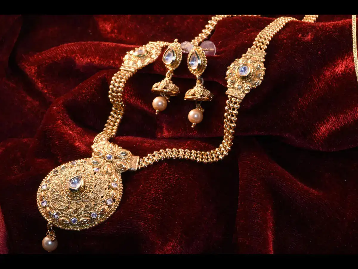 Gold price in Chennai today (April 21, 2026): 24K, 22K gold rates at GRT Jewellers, VBJ, Jeyachandran Gold House, IBJ