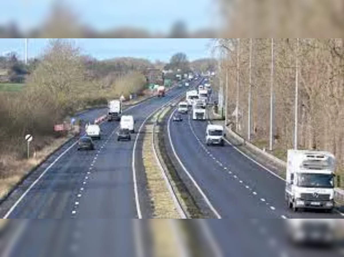 A63 Heavy Traffic Overrunning construction works on A63 lead to