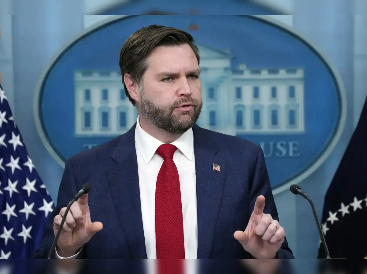 us vice president jd vance: JD Vance equally popular as Donald Trump; new  poll says 52% American voters are happy with what the Vice President is  doing - The Economic Times
