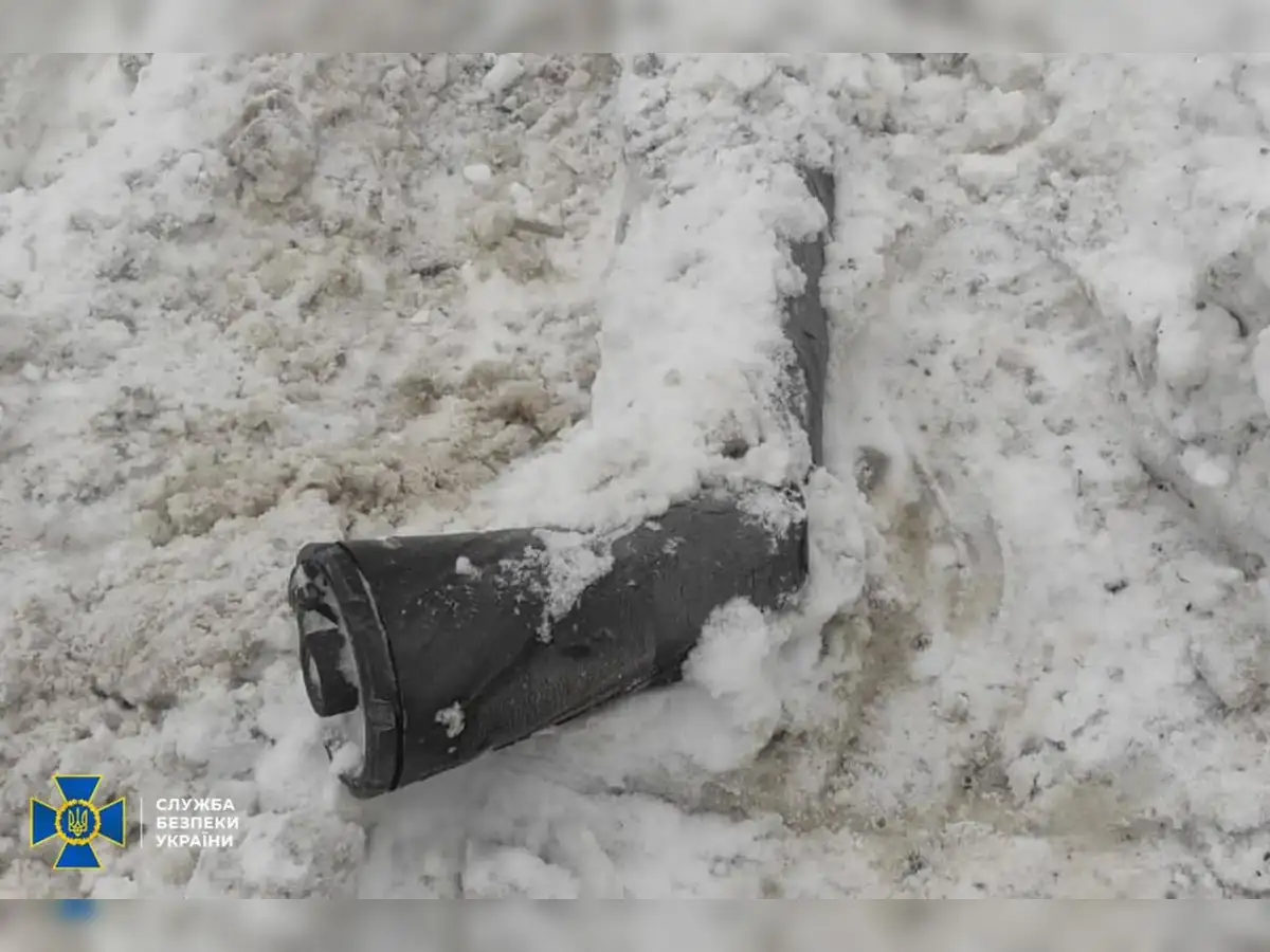 Russia Launches Oreshnik Missile on Ukraine, Warns West Amid Trump's Diplomacy | Quick Digest