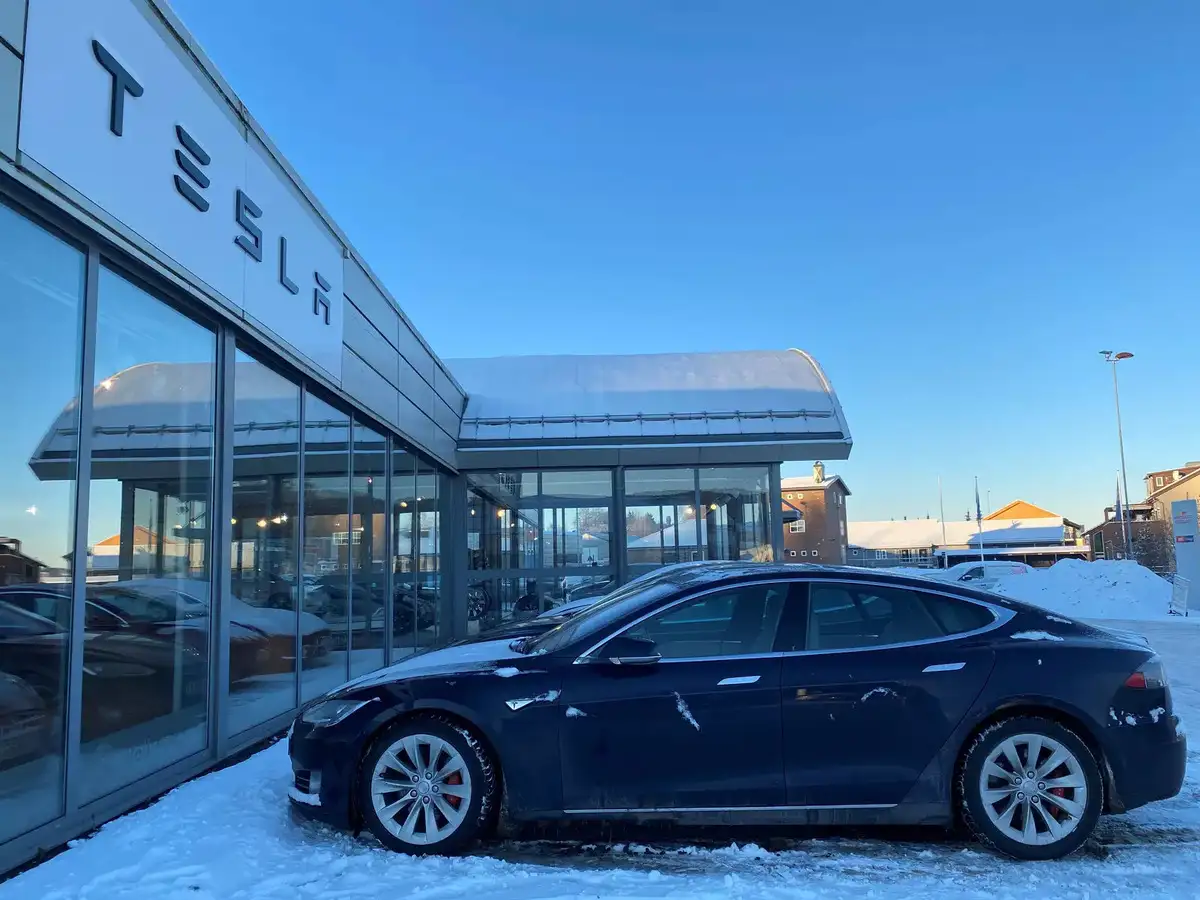 south korea tesla fine: South Korea fines Tesla $2.2 million for ...