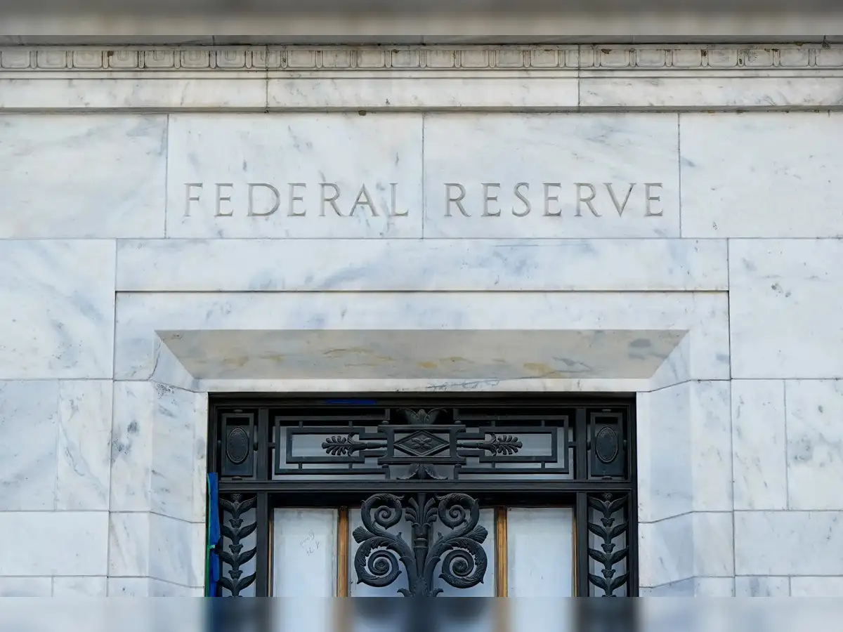 Sharp disagreements over economy threaten Federal Reserve interest rate cut  - The Economic Times