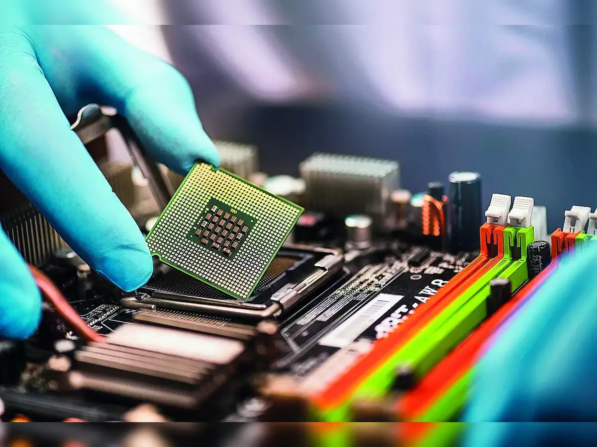 US lawmakers call for broader bans on chipmaking tool sales to China - The Economic Times