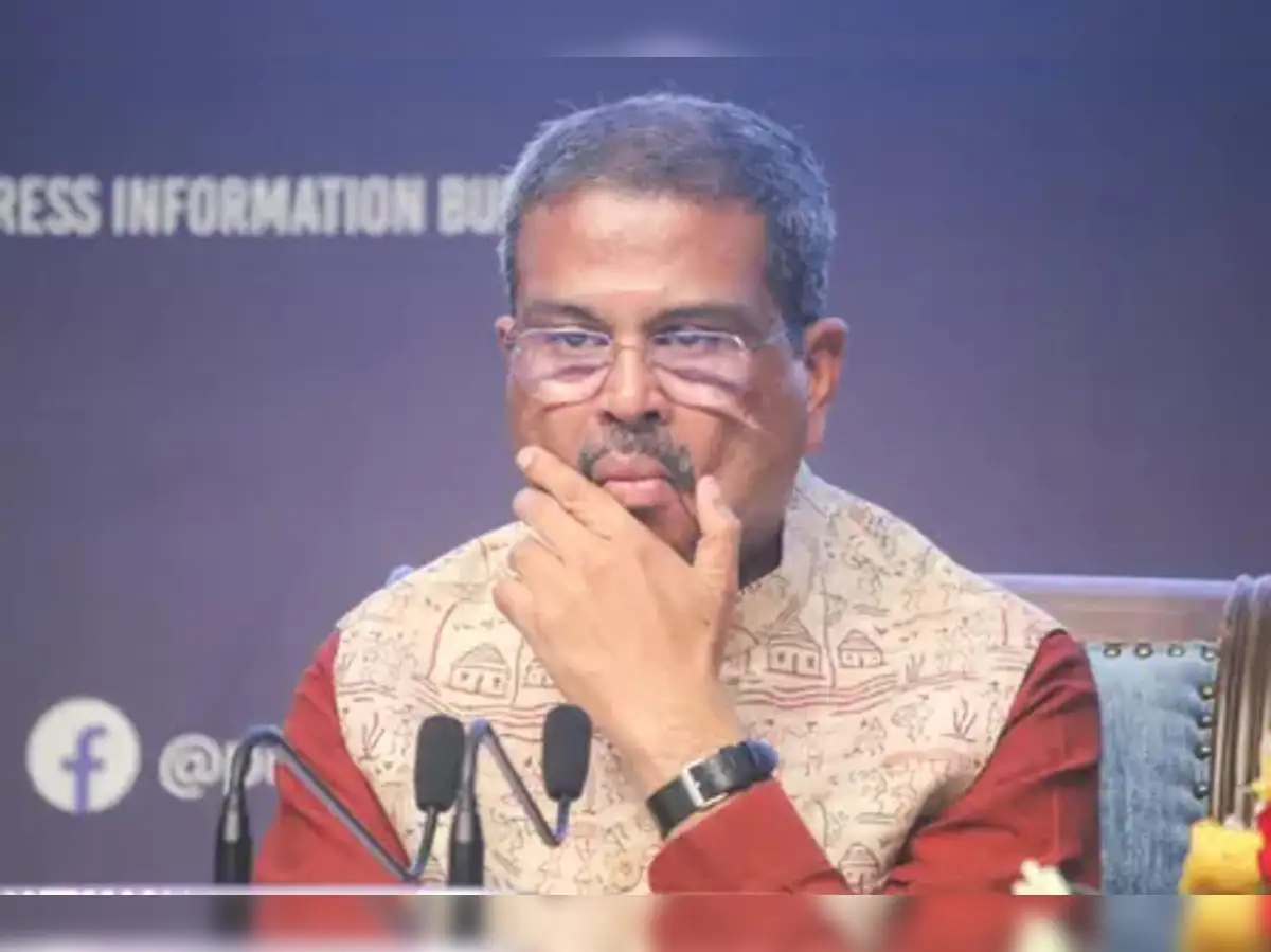 Modernise school fee processes; use UPI: Education ministry to states - The Economic Times
