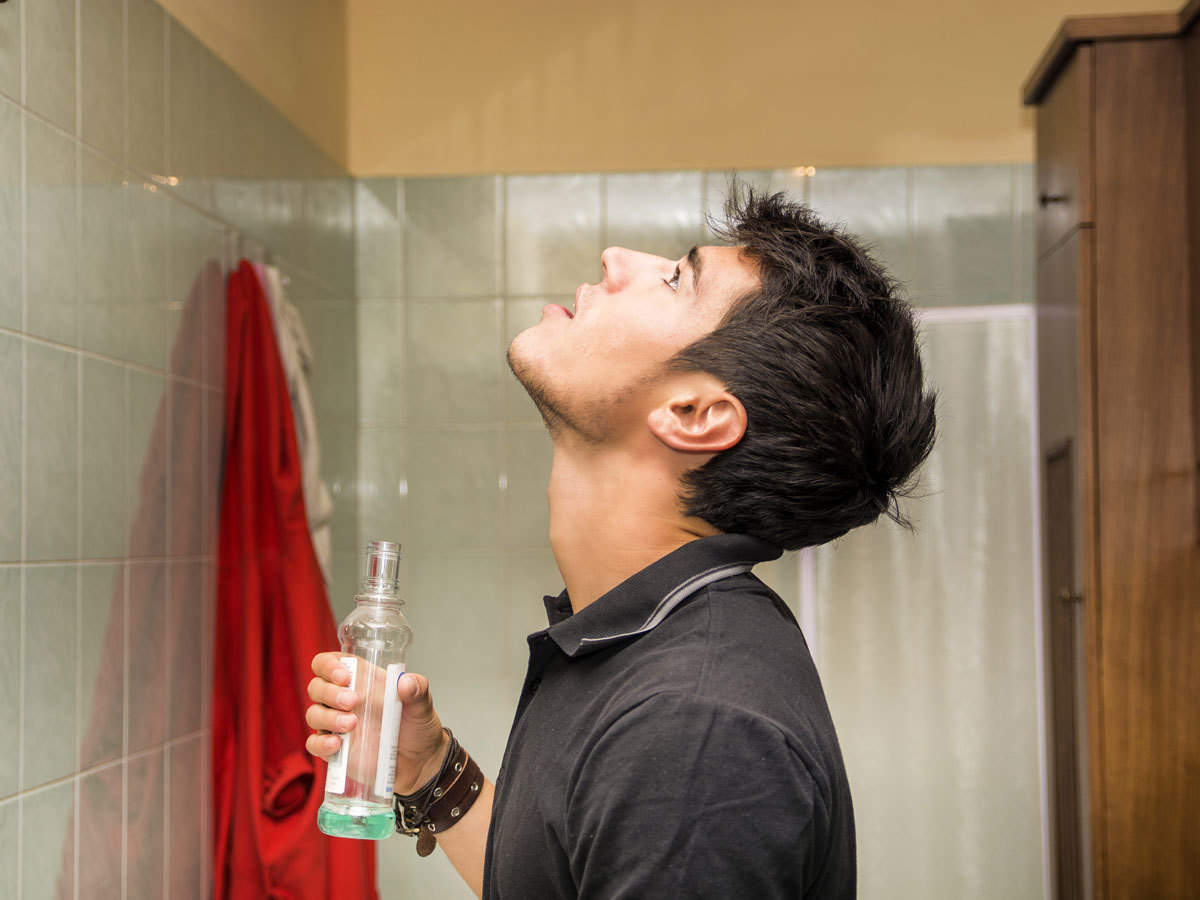New study shows gargling with mouthwash may inactivate coronavirus, lower  spread of Covid-19 - The Economic Times