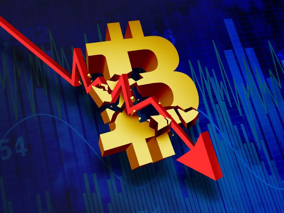Bitcoin’s 50% fall: Buy the dip or stay away?