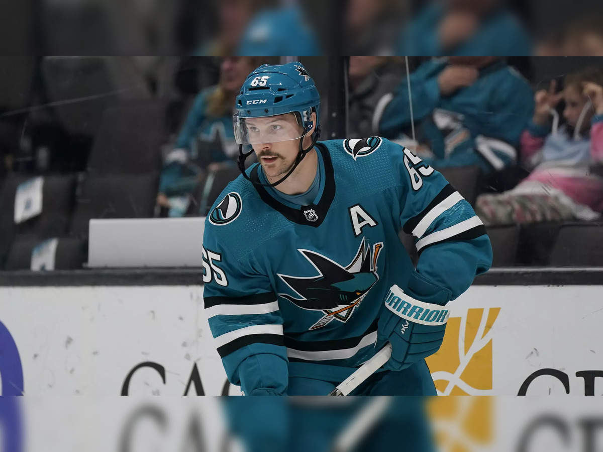 Erik Karlsson done for the season with broken thumb