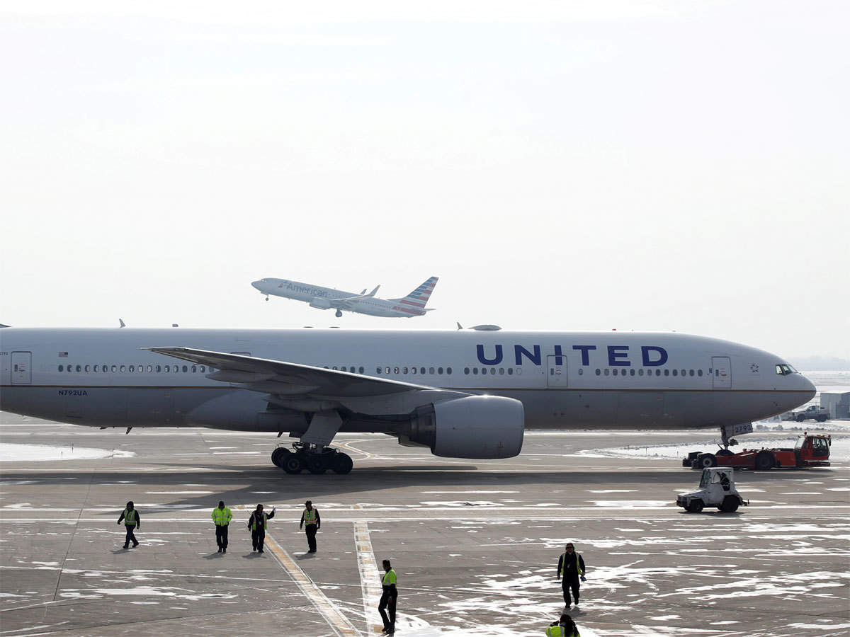 Boeing 777s Faa Orders United Airlines To Inspect Boeing 777s After Emergency The Economic Times