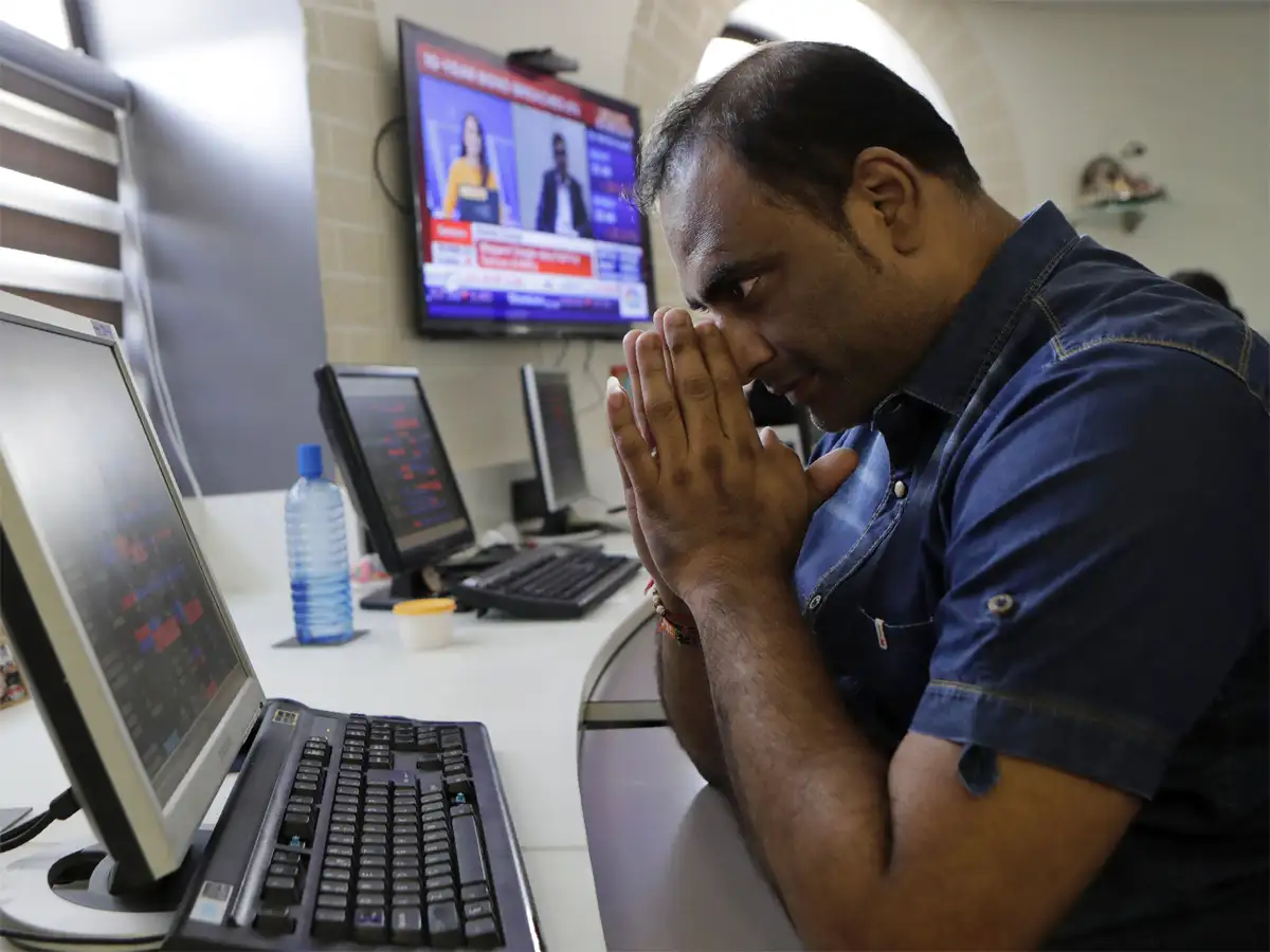 Sensex Circuit Limit Sensex Nifty Circuit Limits For Today The Economic Times