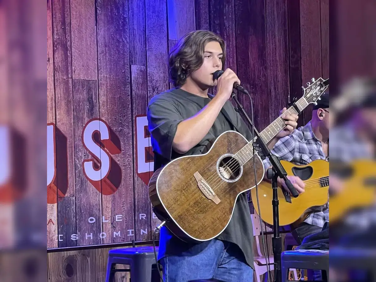 Gwen Stefani: Gwen Stefani's son Kingston Rossdale performs at Blake  Shelton's Oklahoma Bar. See details - The Economic Times