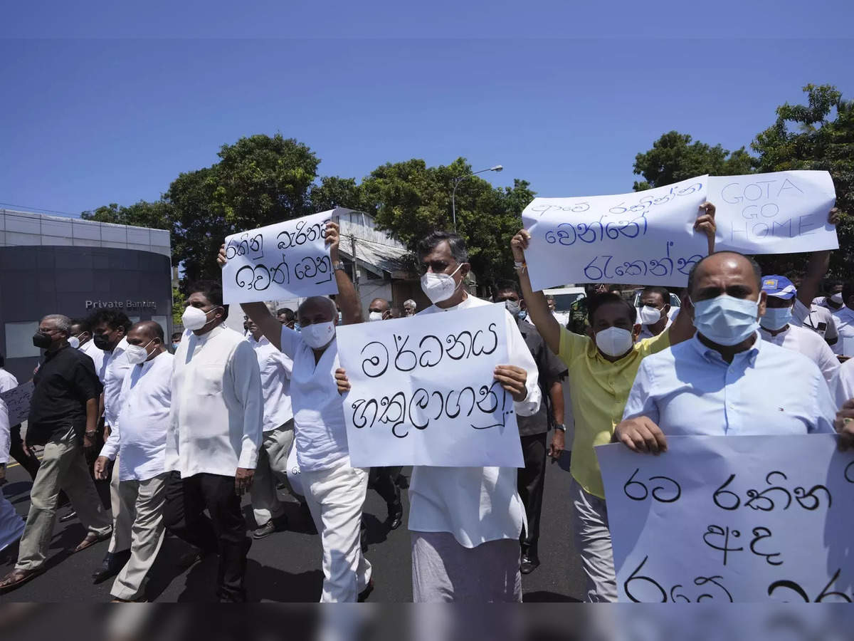 Sri Lanka Curfew: Sri Lanka protesters defy curfew after social media  shutdown - The Economic Times