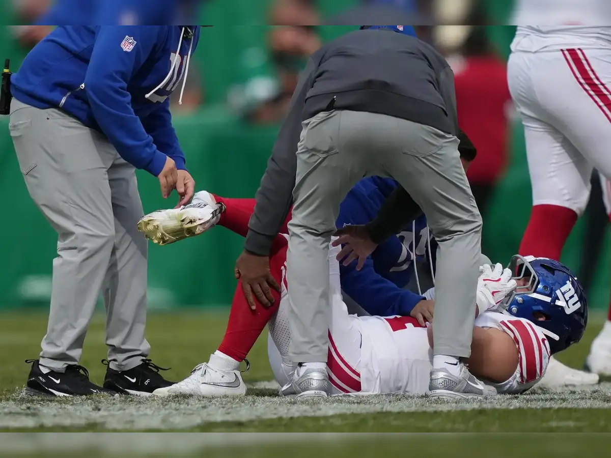 Cam Skattebo suffers injury: Cause of injury revealed as Giants rookie  running back was carted off from the field; check here - The Economic Times