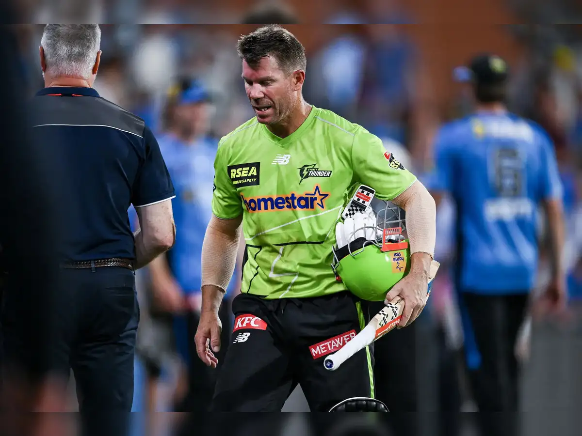 Hurricanes Dominate Strikers by 37 Runs Despite Scott's 91* | Quick Digest