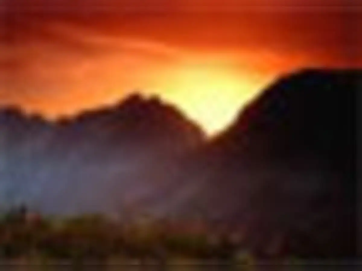 Eschew extremes in ordinary life - The Economic Times