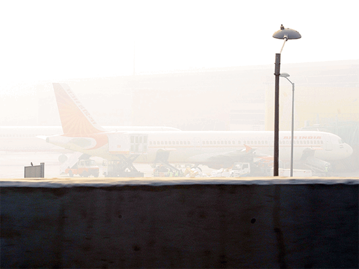 Fog Delhi Airport Gears Up To Tackle Fog In Winters The Economic Times Vidp) is an airport located in the city of delhi, india that serves as the international aviation hub of the indian capital of new delhi as well as the rest. delhi airport gears up to tackle fog in