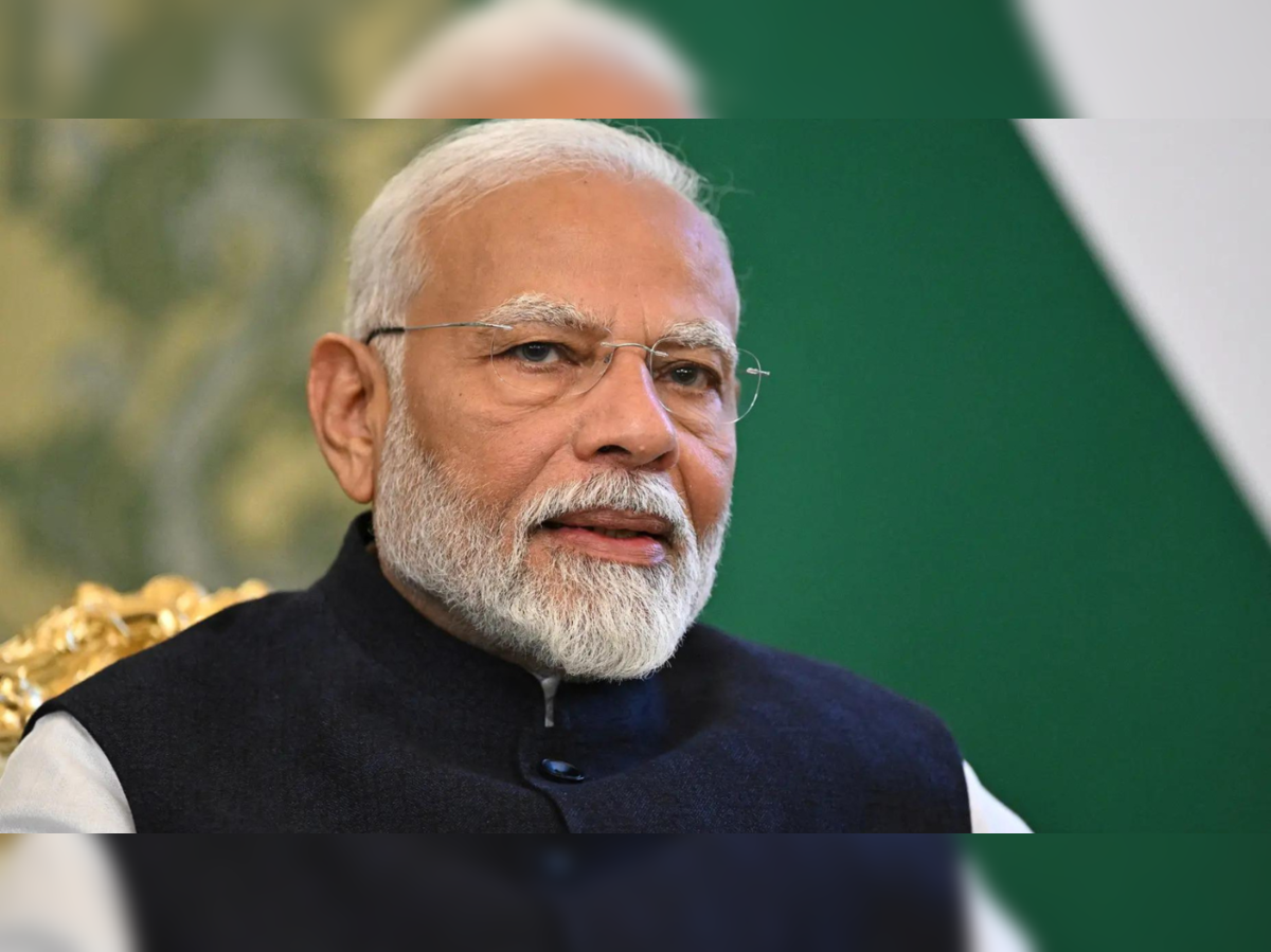 https://img.etimg.com/thumb/width-1200,height-900,imgsize-1455110,resizemode-75,msid-114101736/news/india/pm-modi-leaves-for-laos-to-attend-21st-asean-india-and-19th-east-asia-summit-here-is-agenda-and-more.jpg