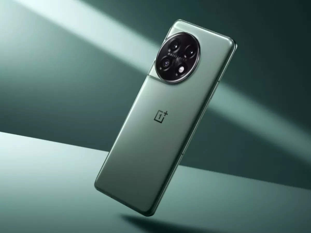 OnePlus 12 launch date revealed! Snapdragon 8 Gen 3-powered smartphone to  debut on December 4 - The Economic Times