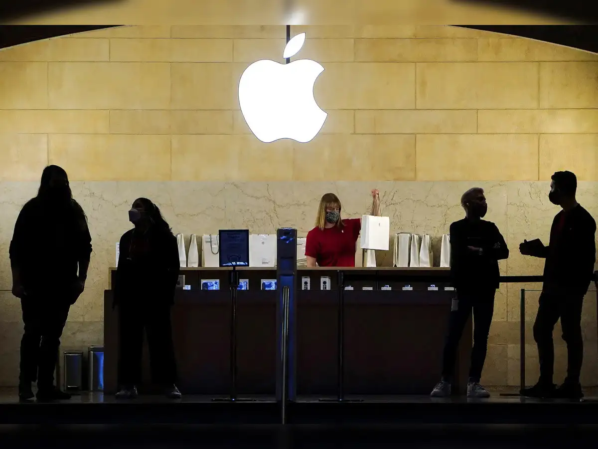 apple job cuts: Apple cuts dozens of sales roles in major restructuring - The Economic Times