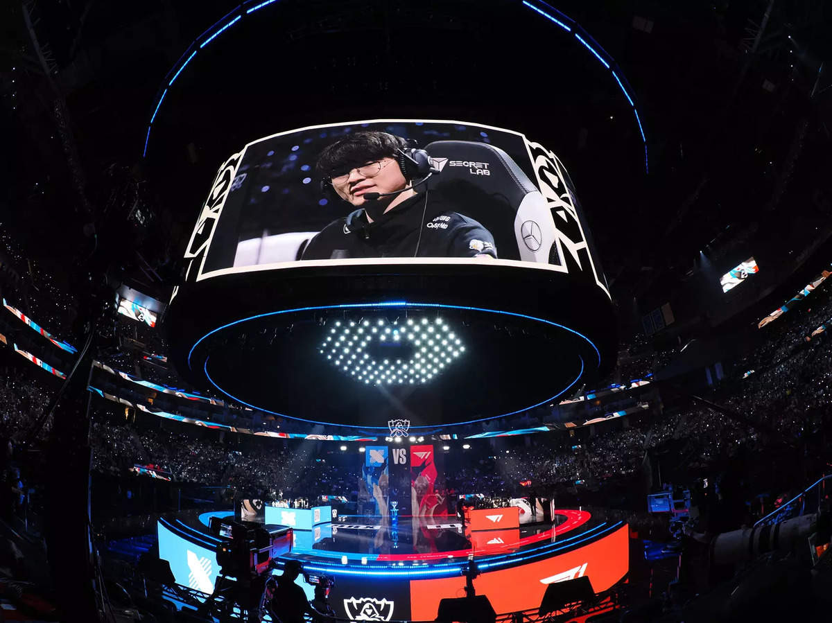 LoL Worlds 2022 tickets: Where to buy, start dates, prices