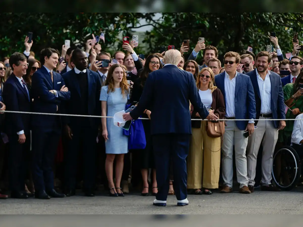 100,000 federal workers to resign Tuesday in largest mass departure from US  government under Trump administration cuts - The Economic Times