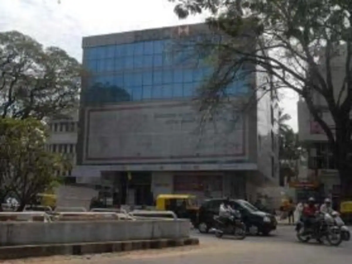 Islami Bank Bangladesh With Suspected Terror Links Had Dollar Account With Hsbc India The Economic Times