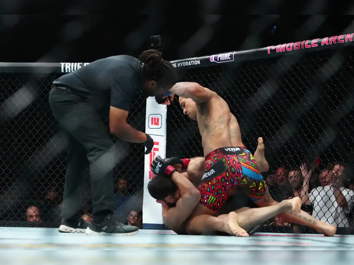 Alex Pereira reclaims UFC light heavyweight title with 80-second knockout  of Magomed Ankalaev at UFC 320 - The Economic Times