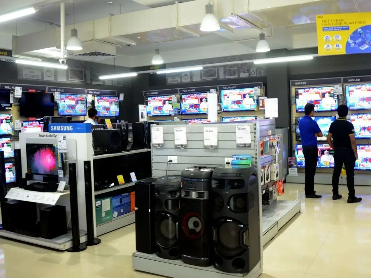 lcd panel manufacturing in india in stock