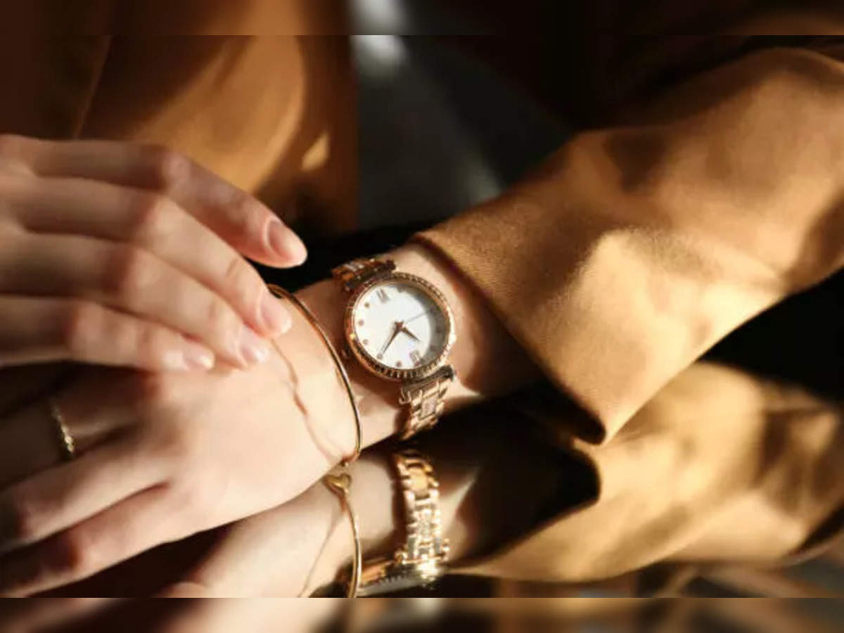 Buy premium watches for men and women at the Best Price | Titan-omiya.com.vn